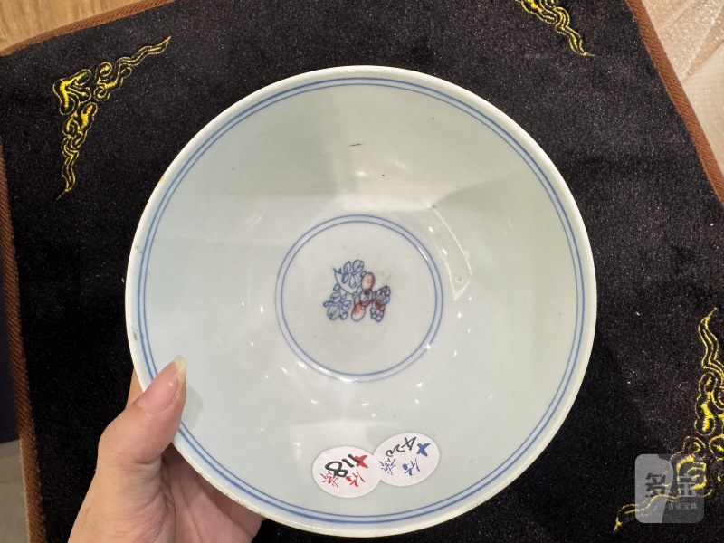 清 斗彩落花流水纹碗 - 图12